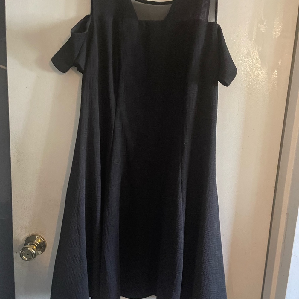 Elegant Black Cold Shoulder Dress